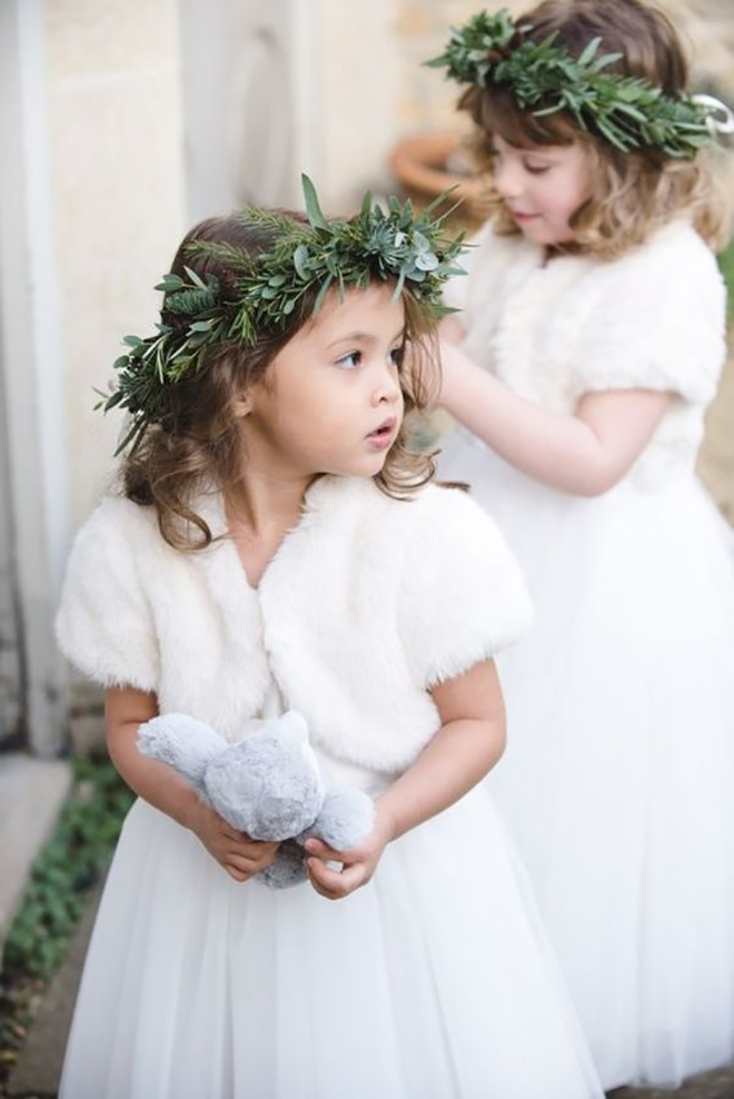 Must have winter wedding photos, festive flower girls.