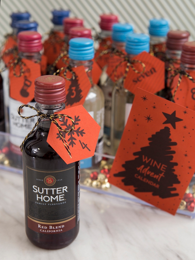 OMG, this is a DIY mini wine advent calendar for the holidays!