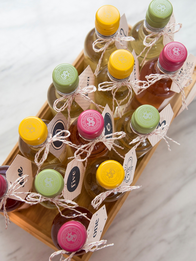 OMG, this is a DIY mini wine advent calendar for your wedding!