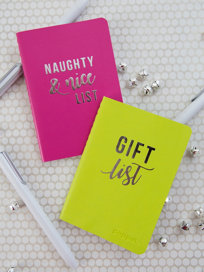 These personalized mini holiday notebooks are the cutest!