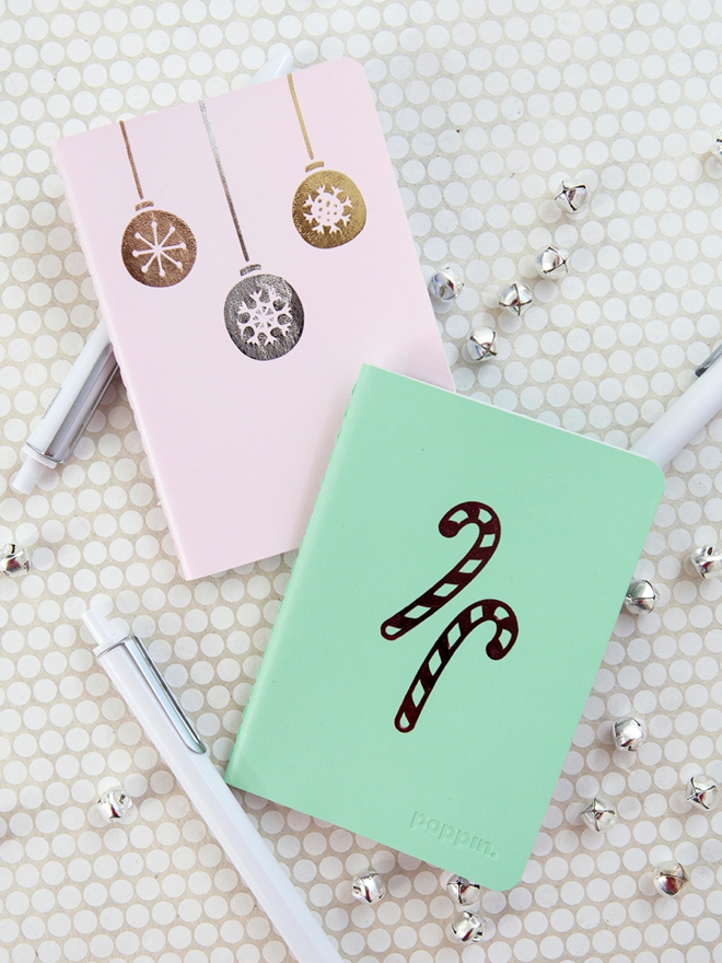These personalized mini holiday notebooks are the cutest!