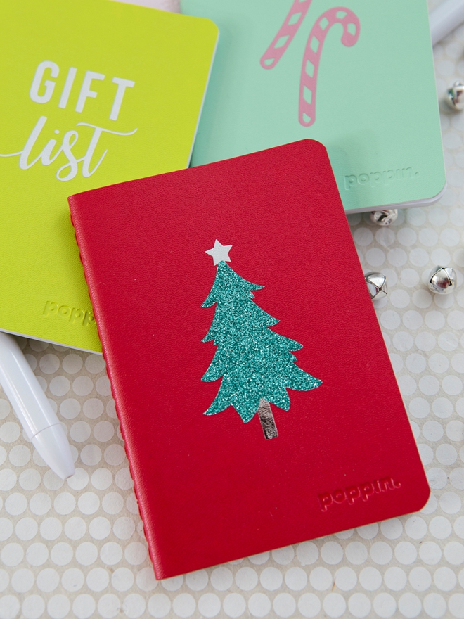These personalized mini holiday notebooks are the cutest!