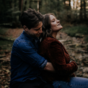 We can't get over how cool this couple and their Kentucky forest engagement shoot are!