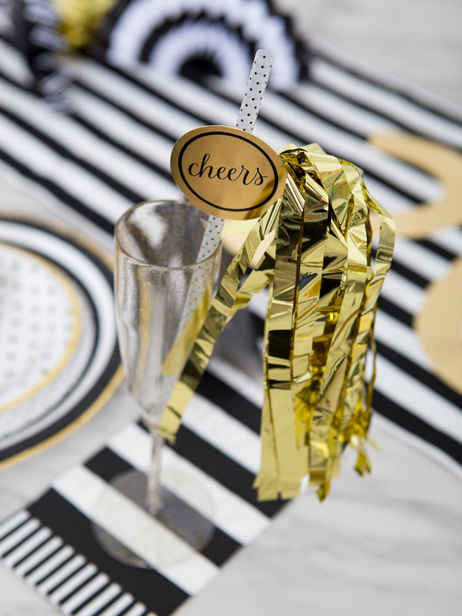 Easy DIY New Years Eve tablescape with Martha Stewart and Cricut!