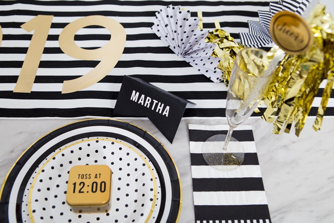 Easy DIY New Years Eve tablescape with Martha Stewart and Cricut!