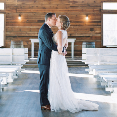 We're in LOVE with this stunning snowy DIY wedding!