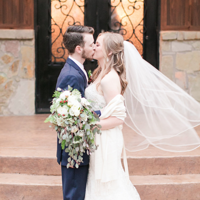 We are LOVING this gorgeous holiday wedding full of handmade details!