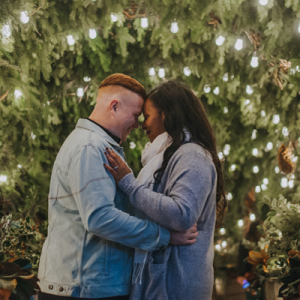 Such a sweet holiday engagement session on the blog now!