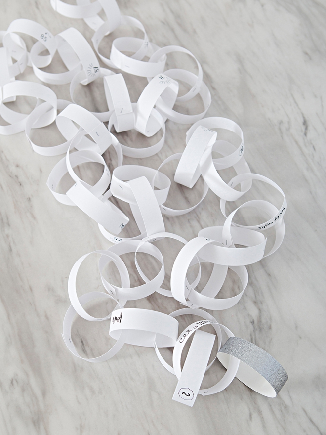 Countdown the last 100 days of your wedding with this DIY paper chain!