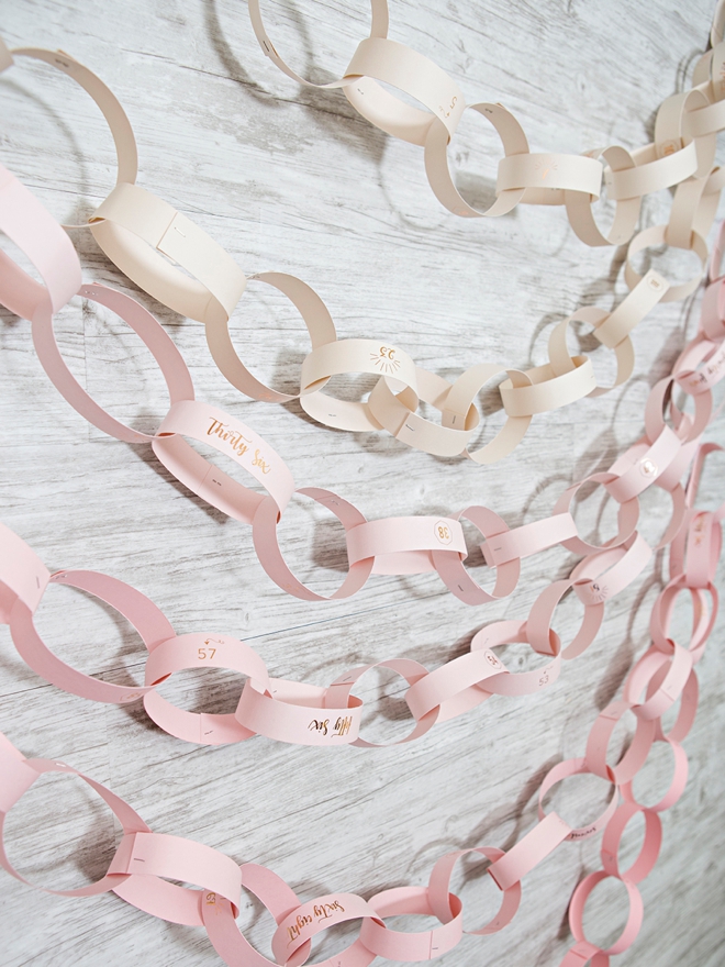 Make your own wedding countdown paper chain, so cute!