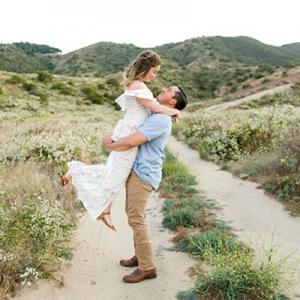 You're going to be swooning over this dreamy engagement session!