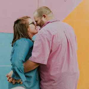 We can't get enough of this SUPER cute and colorful engagement!