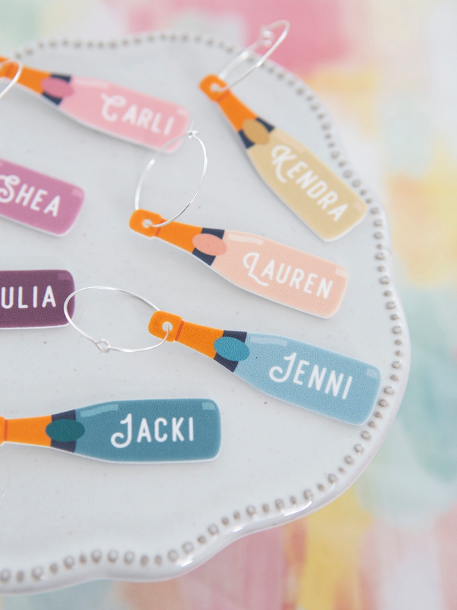 These DIY shrinky dink wine charms are so freaking cute!