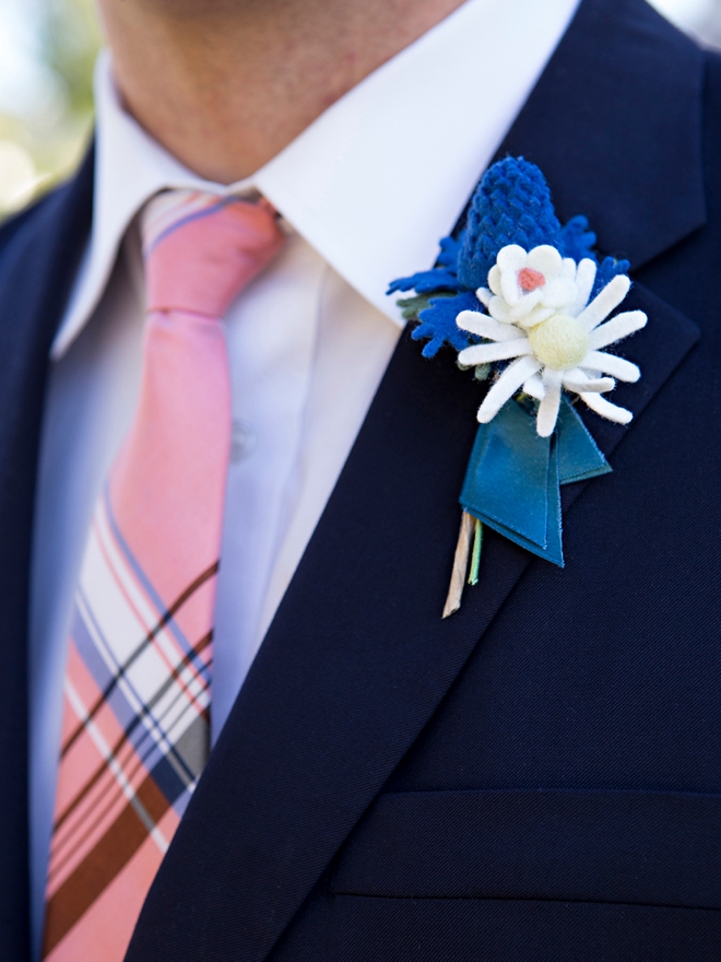 How to make awesome boutonnieres out of felt!