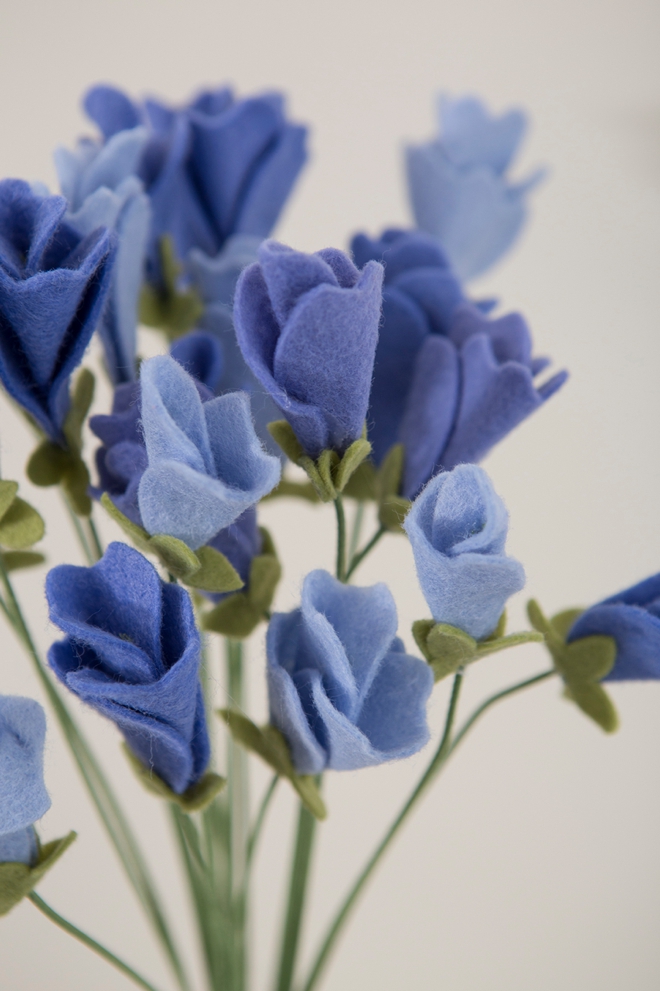 Learn how to make your own felt sweet pea flowers!