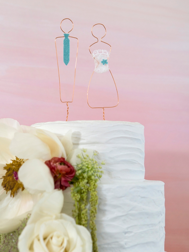 Make your own custom wire wrapped people for your wedding cake topper!