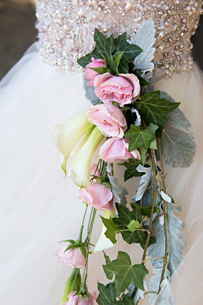 This DIY cascading hip bouquet is absolutely gorgeous!