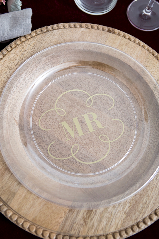 These personalized wooden wedding chargers are gorgeous!