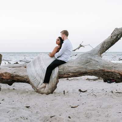 We're currently crushing on this dreamy engagement session on the beach!