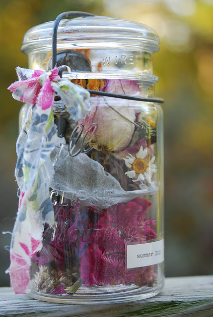 Remember your wedding flowers with these ten bouquet preservation ideas!