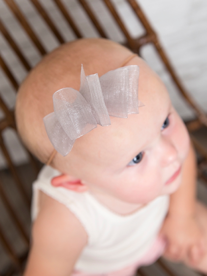 Learn how to make darling headbands using only nylons and ribbon!