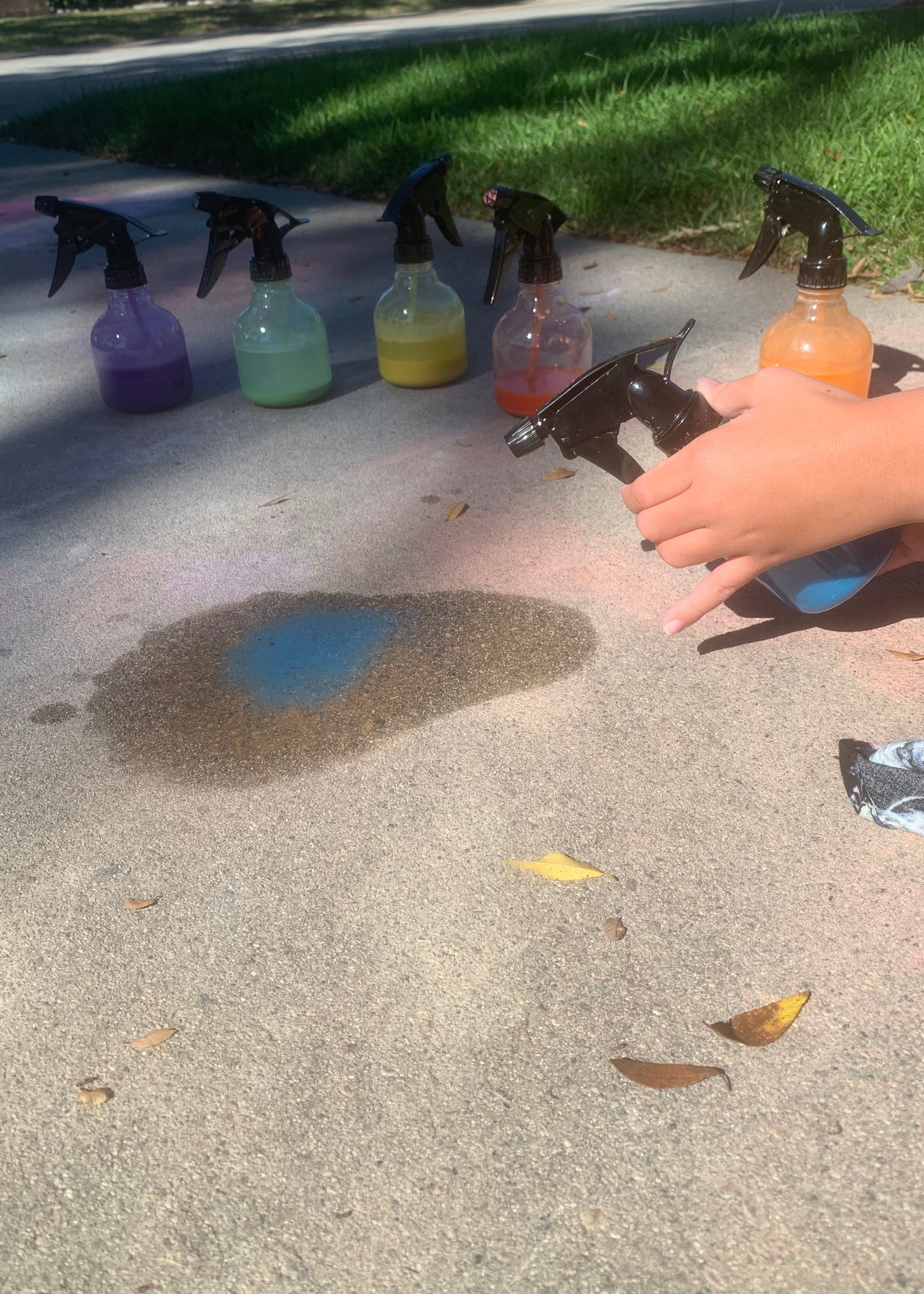 How To Make Kids Chalk Spray The Easy Way - Something Turquoise