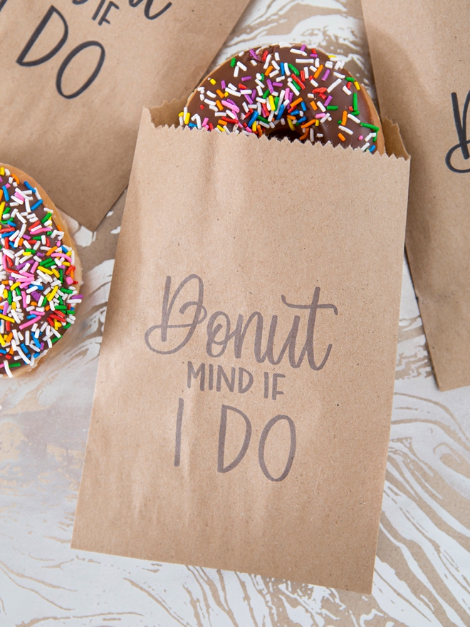 Print your own Donut Mind If I Do favor bags!