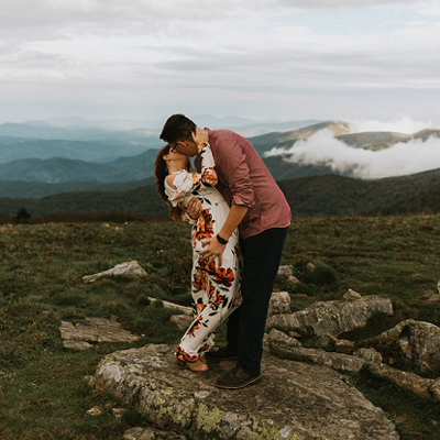 We're crushing on this fun Fall Tennessee engagement shoot in Roan Mountain State Park! Don't miss a snap!