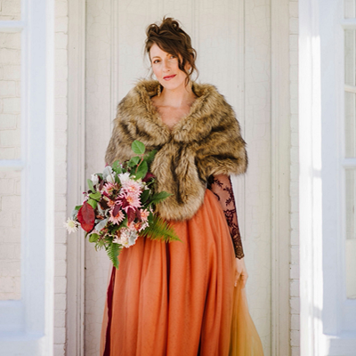 Are you a Fall Bride? You don't want to miss this super gorgeous styled Fall Bride shoot!