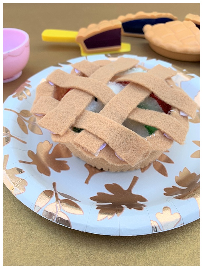 Felt Apple Pie Making Toy Kit