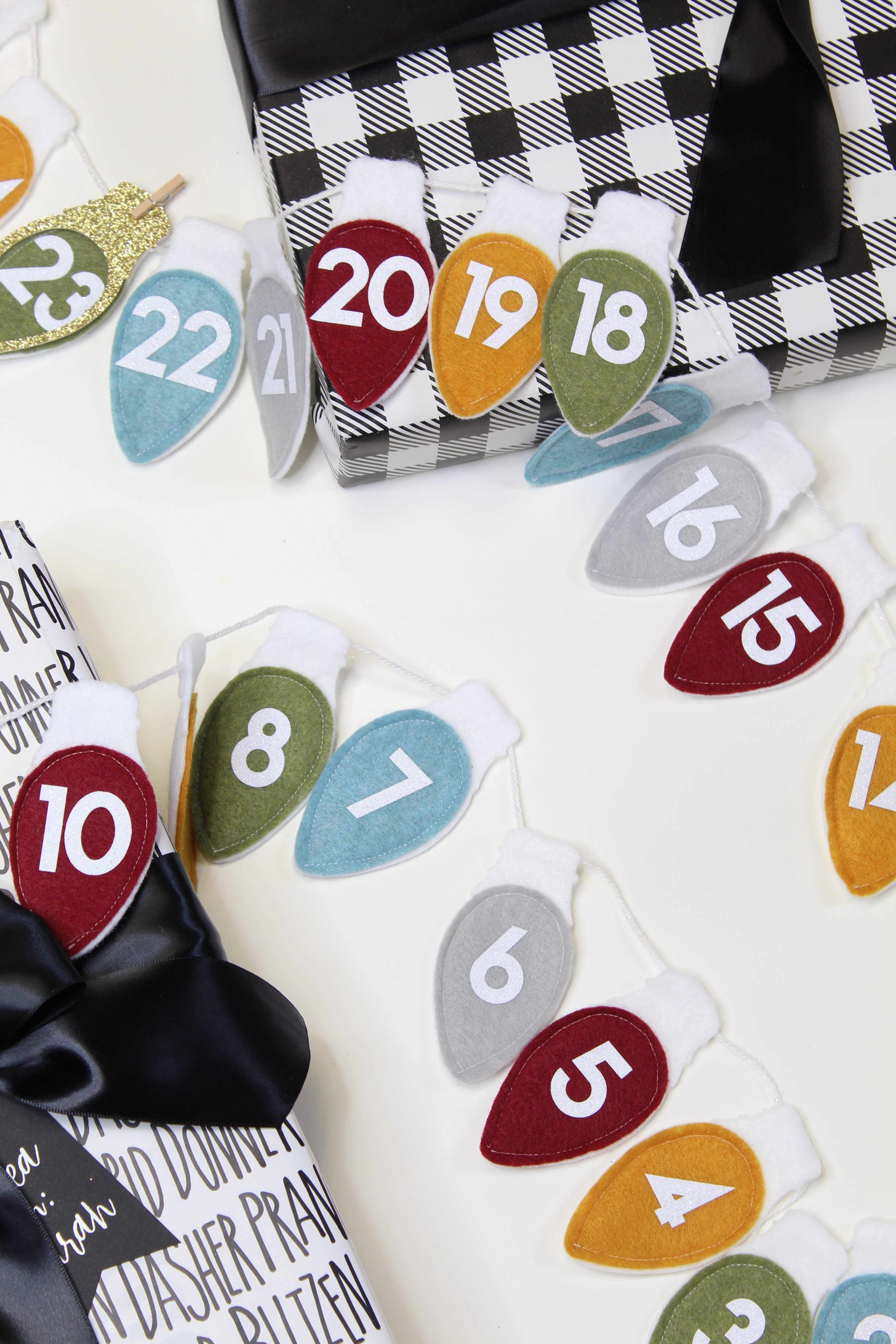 Get in the holiday spirit with this DIY felt advent banner!