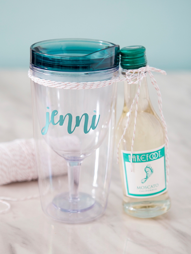 Personalized wine tumblers with Cricut!