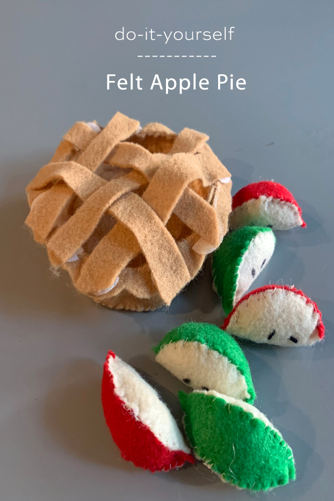 How to make a felt apple pie