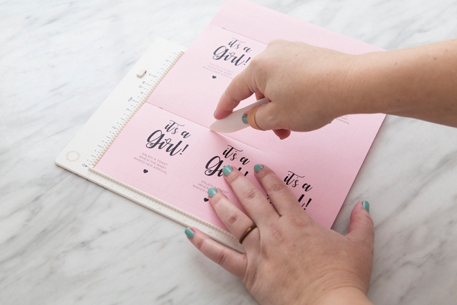 These DIY It's a Girl mini wine favors are the cutest!