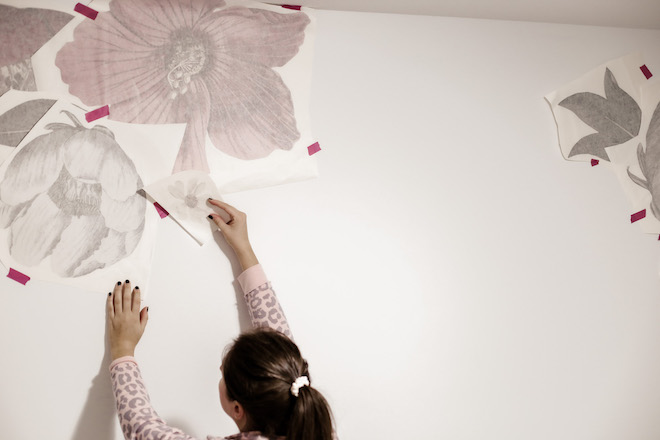 I'd love to do this in my bedroom! These minimalist floral decals are so pretty (without too much girly pink!)