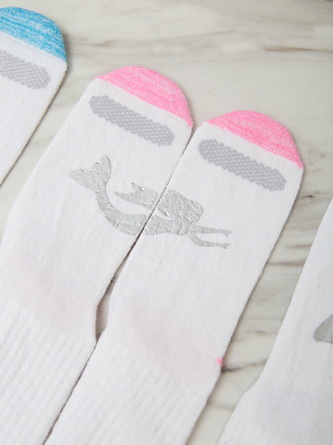 How to make custom ocean themed socks with your Cricut!