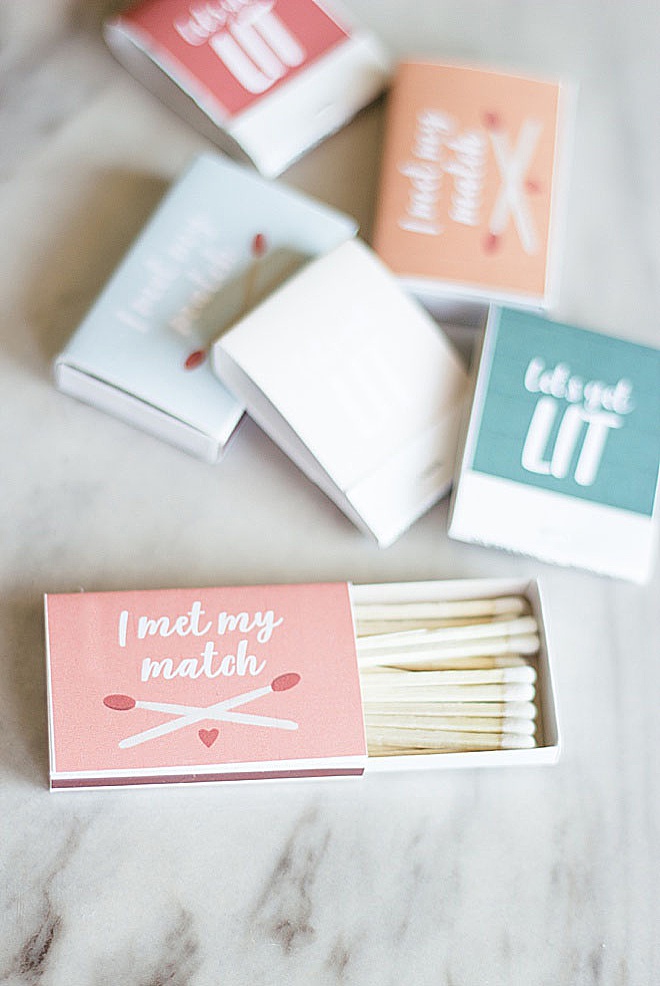 Have you met your match? Make these adorable match wedding favors with a FREE printable on the blog!