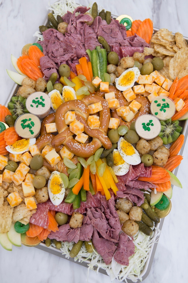How To Make A St.Patricks Day Snack Board In Under 30 Minutes