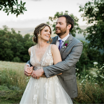 OMG! This mountainside wedding is SO dreamy we're obsessed!