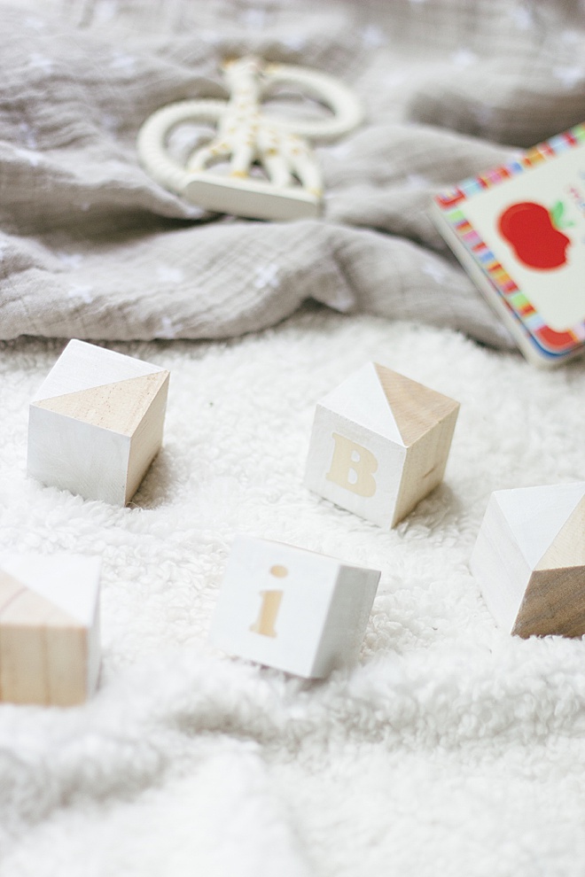 Make these adorable, modern, Montessori style learning blocks for your baby!