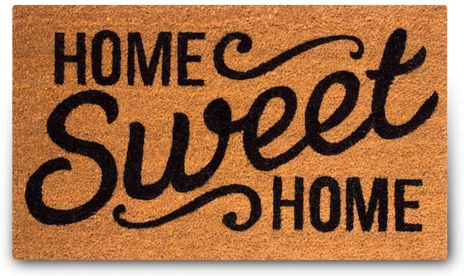 This Home Sweet Home doormat has beautiful font and would be perfect for a front door. Love the minimalist vibe and oversized shape. This would look so cute at my front door. #entryway #doormat #welcome