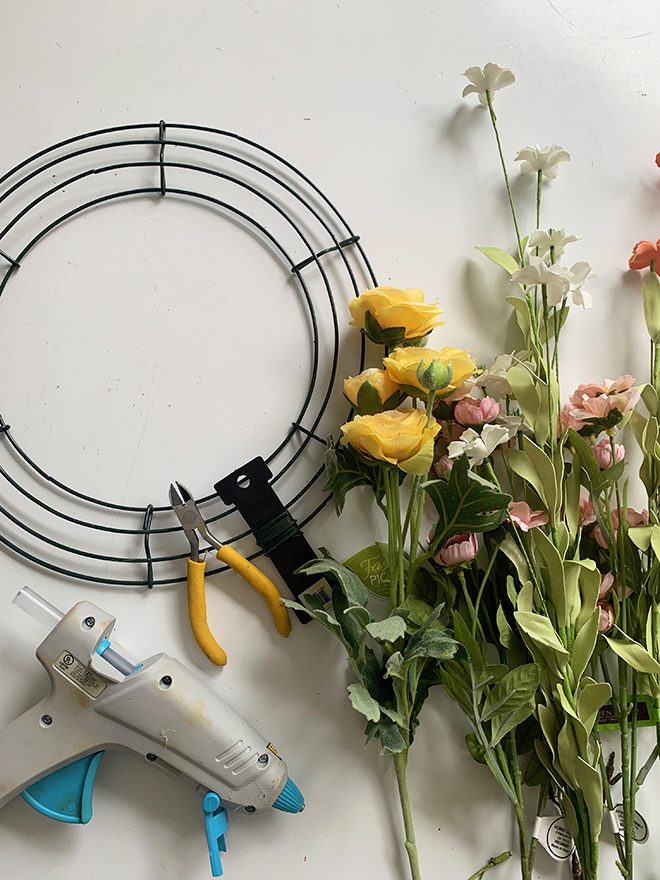 We love this charming DIY peace sign wreath!