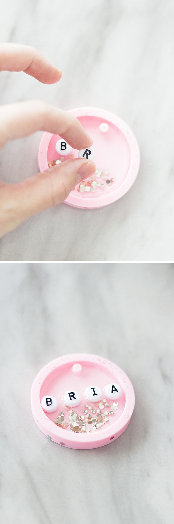 A DIY tutorial for everyone you know! Add this resin tag to your animal's collar, diaper bag, or purse!