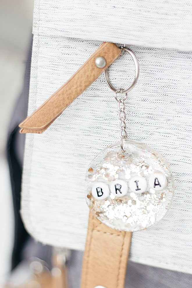 DIY name tags that SPARKLE! Link in profile for this tutorial for the entire family.