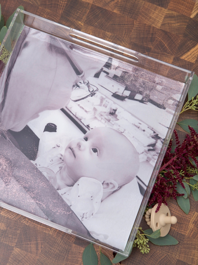 How to make a resin-covered photo tray gift!