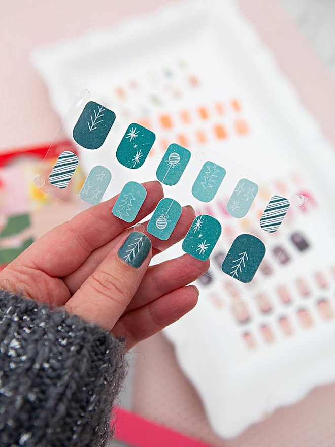 Printable Nail Decals - Printable World Holiday