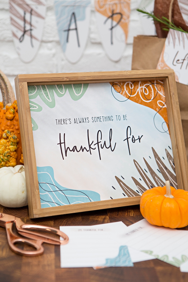 Free printable Thanksgiving decor signs, seating cards and more!