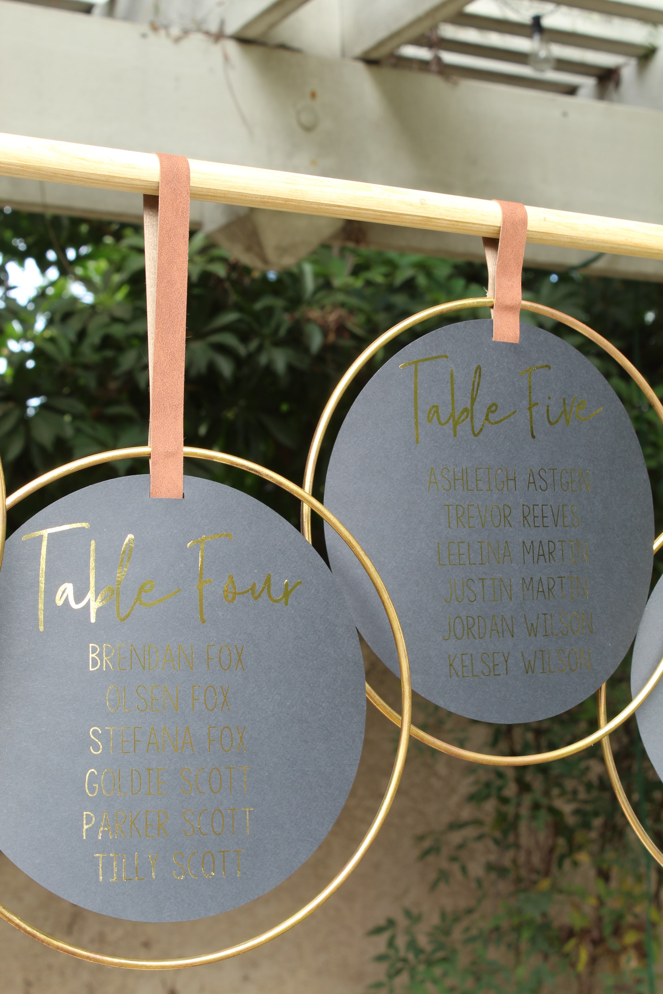 You don't want to miss this DIY Modern Hoop Seating Chart!
