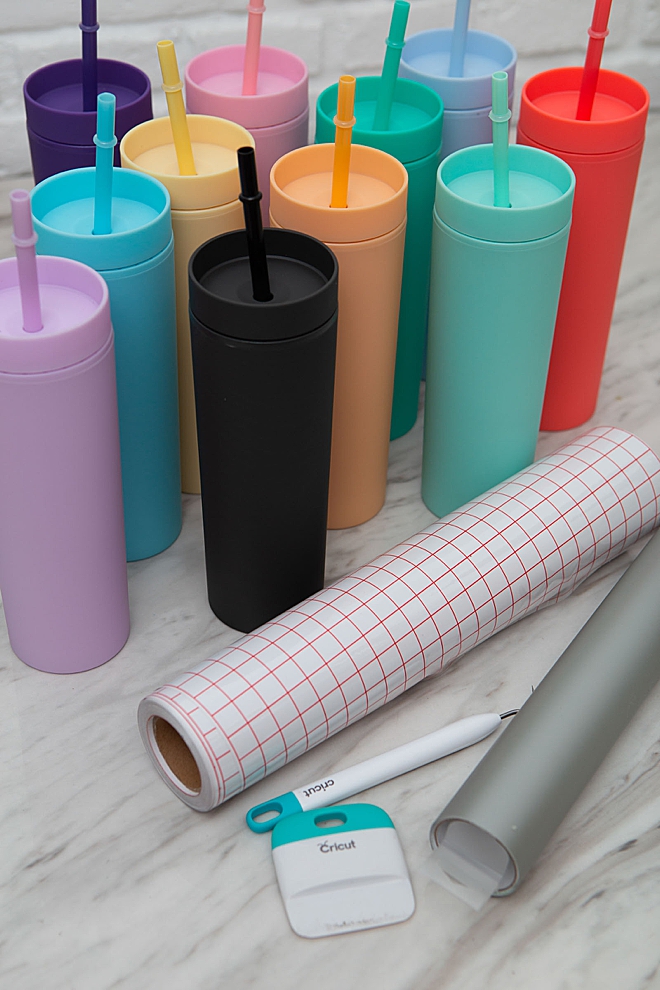 HOW TO MAKE A VINYL PLASTIC TUMBLER WITH YOUR CRICUT