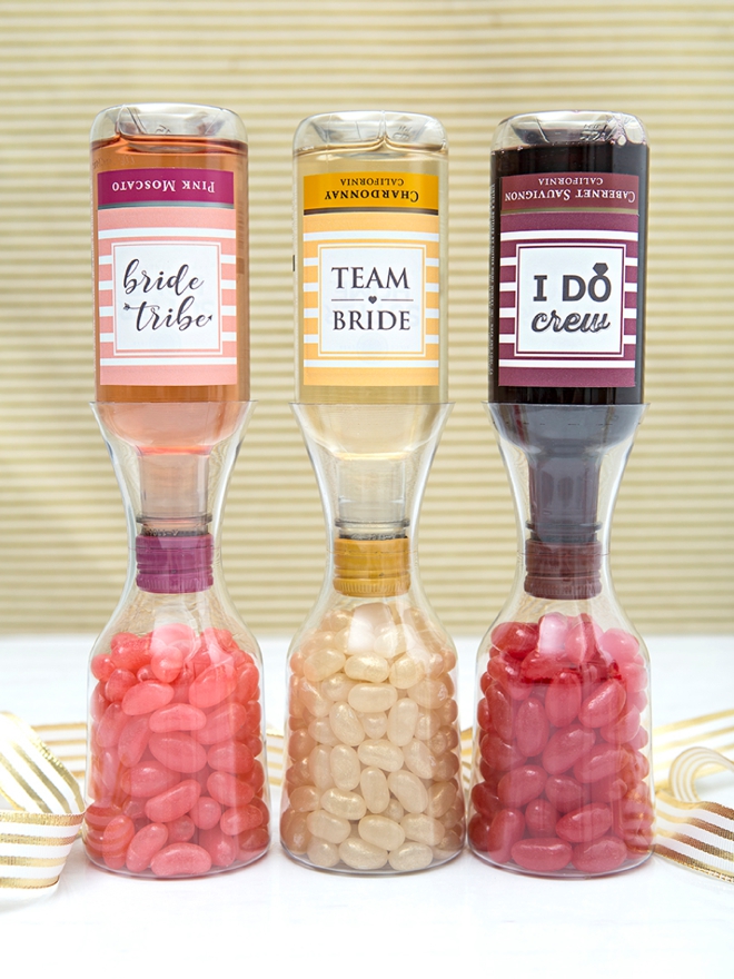 Did someone say wine? We LOVE our DIY mini-wine carafe bridesmaid gifts! Check it out and get crafting!